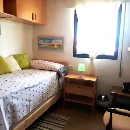 Atico Luminoso Con Vistas En דירה